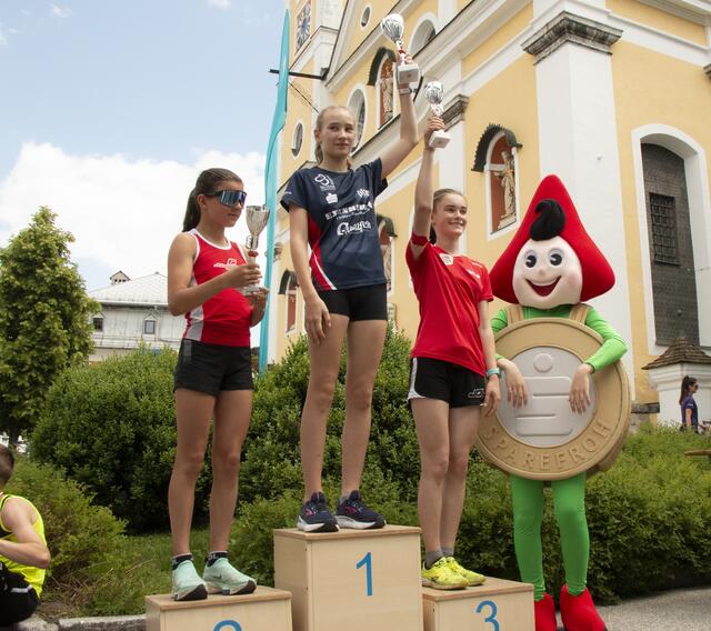 Mit drei Nachwuchssiegerinnen (im Bild Anna Hauser) waren die Talente des Triathlonverein Kitzbühel ganz oben am Podest | Foto: Eva Jöchl