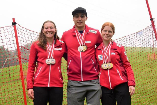 Die burgenländischen Grasski-Sportler Emma Eberhardt, Roland Schlögl und Tina Hetfleisch räumten bei den Österreichischen Meisterschaften ordentlich ab. | Foto: Robert Hetfleisch