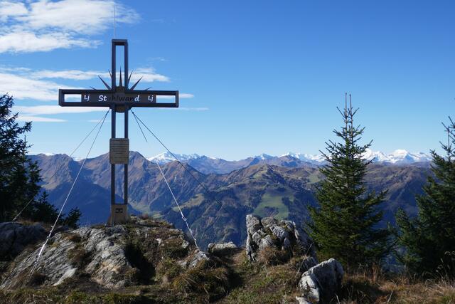 Kreuz auf der Stuhlwand.  | Foto: Thomas Neuhold