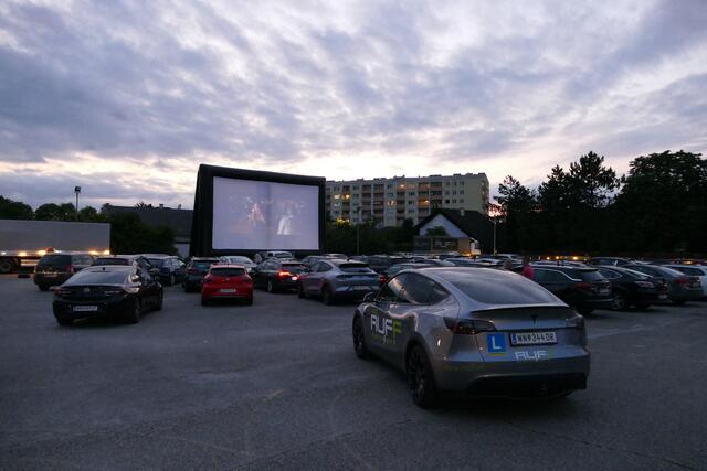 Das erste Autokino Wochenende war ein voller Erfolg. | Foto: Cinema Circus