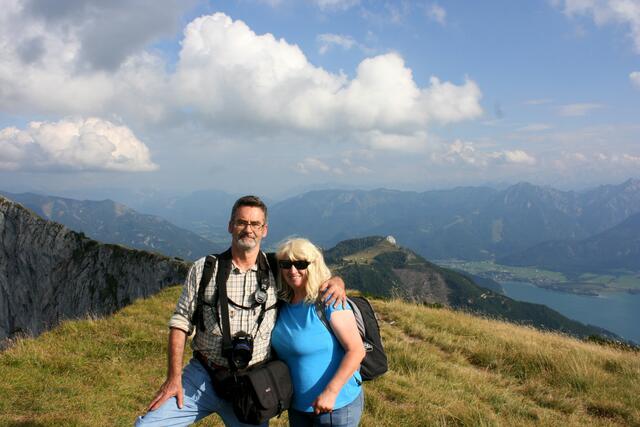 Der erste Hochzeitstag wurde im August 2013 bei strahlendem Wetter am Schafberg im Salzkammergut verbracht. | Foto: Sommeregger
