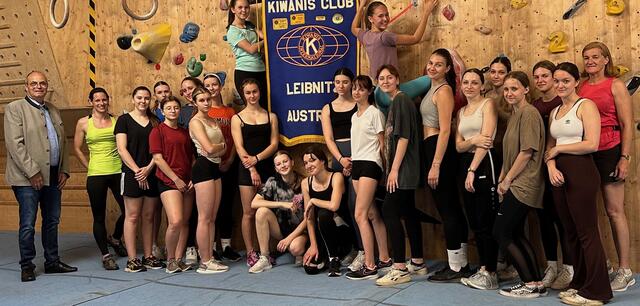 Der Kiwanis Club Leibnitz fördert den Kletterunterricht in der Boulderhalle Leibnitz, der vom Alpenverein Leibnitz durchgeführt wird. | Foto: Alpenverein