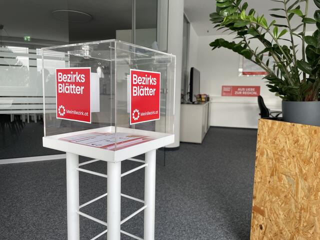 Die Ziehung der Gewinner fand in den Räumen der RegionalMedien Salzburg statt.  | Foto: sm