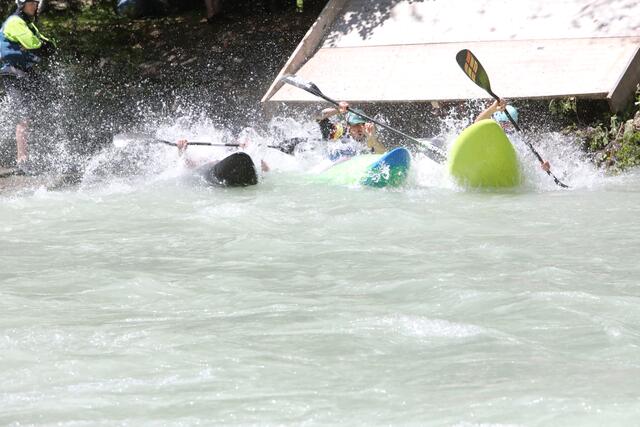 Die Österreichische Staatsmeisterschaft im Kajak Cross wird an der Drau ausgetragen. | Foto: OKC Lienz