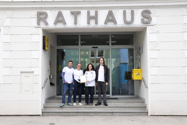 Die Unterschriften der Bürgerinitiative wurden im Rathaus Allentsteig abgegeben. | Foto: Renate Koller