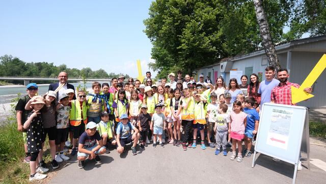 Tatkräftige Helferinnen und Helfer bei der Achputzate Anfang Juni | Foto: Stadt Bregenz