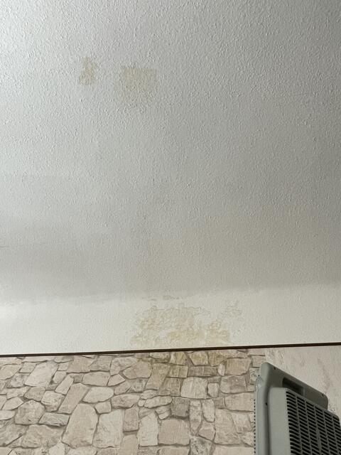Der Wasserschaden ist im ersten Stock angekommen. | Foto: mjp