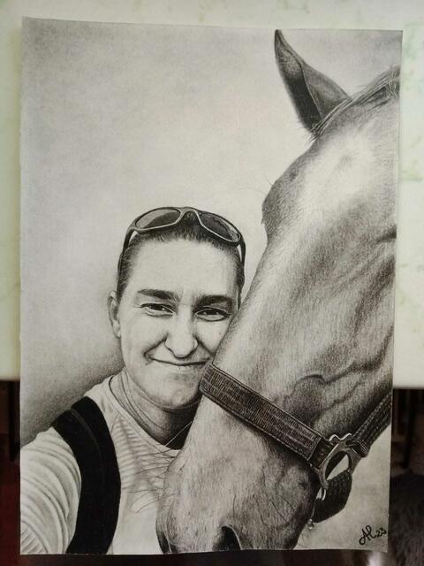 Ein beeindruckendes Portrait mit Graphitstift und Kohle. Anja Hrauda zeichnet in ihrer Freizeit. | Foto: Anja Hrauda