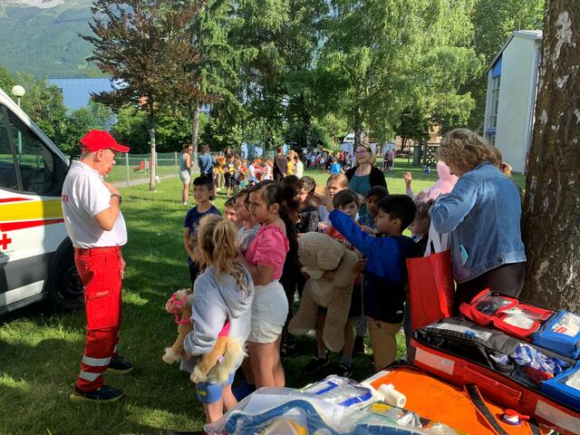 Die Rettung stellte ihre wichtigen Aufgaben vor. | Foto: VS Neuarzl 
