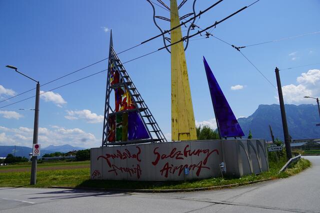 Beim Salzburger Flughafen. | Foto: Emanuel Hasenauer