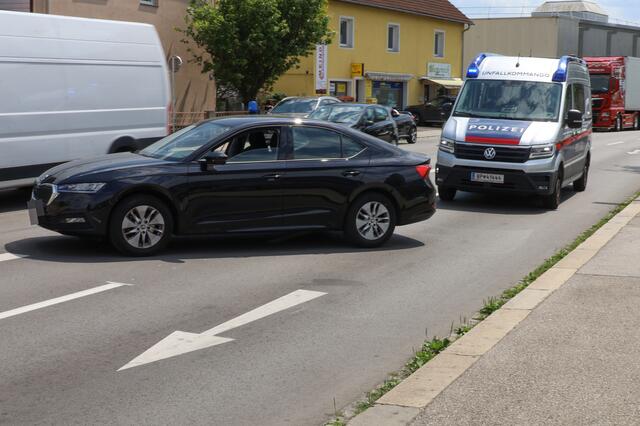 Der Auffahrunfall auf der B1 Wiener Straße forderte Donnerstagnachmittag, 15. Juni, einen Verletzten. | Foto: laumat.at