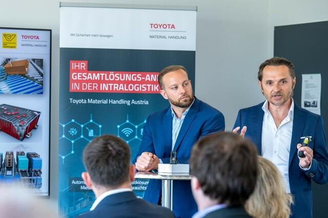 Gerhard Skopal und Josef Dax von "Toyota Material Handling Austria" | Foto: Toyota Material Handling