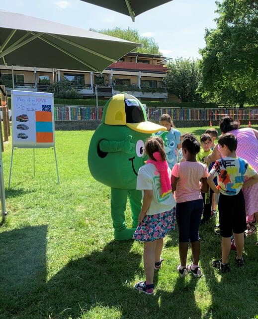 Mit dem TIROLI konnten die Schülerinnen und Schüler Fotos machen.  | Foto: VS Neuarzl 