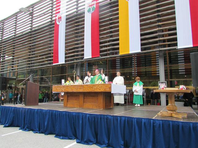 Bruderschaftssonntag: Der traditionelle Festgottesdienst samt Autoweihe findet am 09. Juli 2023 vor dem ArlbergWellcome in St. Anton am Arlberg statt. | Foto: Johanna Tamerl