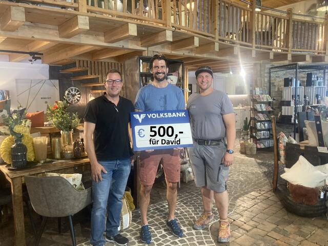 Scheckübergabe Mathias (Firma König), Hauser Gerhard (ClimbingZoo), Stefan (Firma König) | Foto: Climbingzoo