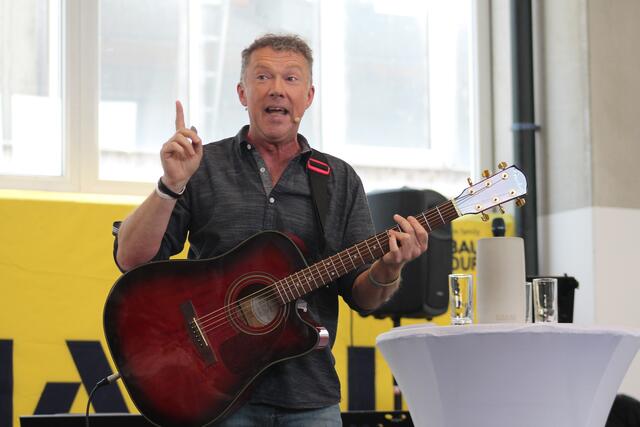 Moderator und Kabarettist Mario Sacher.
