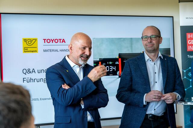 Wolfgang Einer und Thomas Hagen von "Post Systemlogistik"  | Foto: Toyota Material Handling