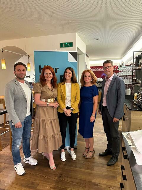 Neuer Wirtschaftsbund-Ortsvorstand mit Landesrätin Hagele und Bürgermeister Härting. | Foto: © Tiroler Wirtschaftsbund