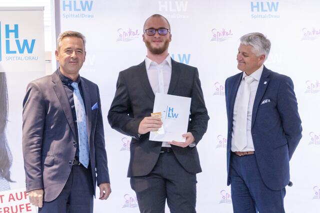Egger Peter - jetzt heißt es Zivildienst - danach geht es direkt aufs Kreuzfahrtschiff oder doch an die Universität. Herzliche Gratulation! | Foto: (c) hlwspittal 2023, Richard Krämmer