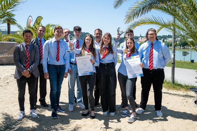 Lehrlinge der Stiwa Group haben beim Lehrlingsaward der WKOÖ abgeräumt.  | Foto: Stiwa Group