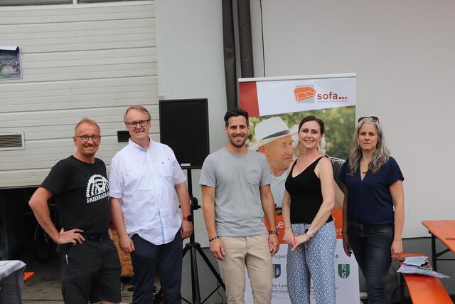 Karl Maier/Fahrradladen Fernitz, Georg Burgstaller/Präventionsbeauftragter der Polizei, Vzbgm. Alexander Ernst sowie Christina Bartmann und Ulrike Leitner von Sofa.  | Foto: Edith Ertl