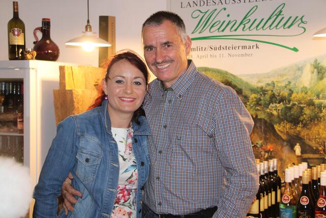 Dagmar und Ferdinand Skerget luden zu einem Musikantenstammtisch zu ihrem Hof nach Hofstätten. | Foto: RegionalMedien Steiermark/Hofmüller