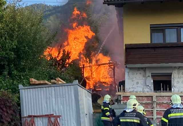 Die Feuerwehr im Einsatz in Ledenitzen | Foto: Privat