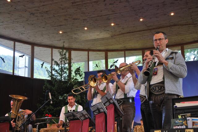 Die Inntaler spielten im Festzelt in Mittenwald, in der Puit, auf. | Foto: Königer