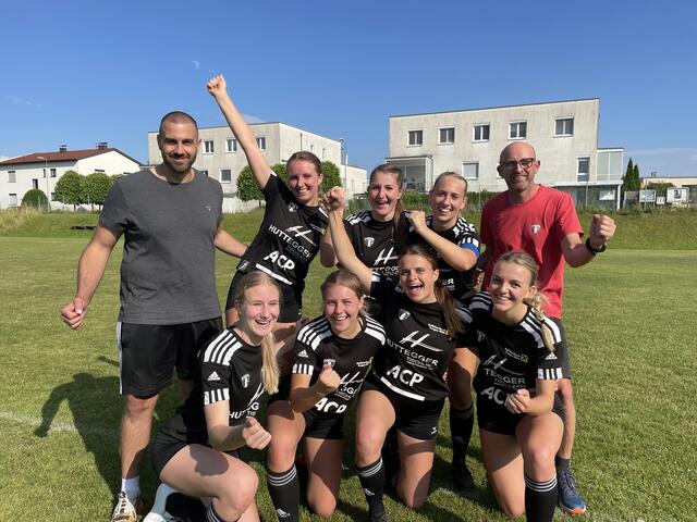 Das Team der Faustball Union St. Veit jubelte am Wochenende über einen Auswärtssieg in Froschberg und den damit verbundenen Klassenerhalt. | Foto: Faustball Union St. Veit