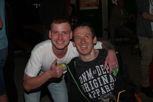 "Daumen hoch" für diese Veranstaltung gab es nicht nur von diesen beiden. | Foto: Michael Blinzer