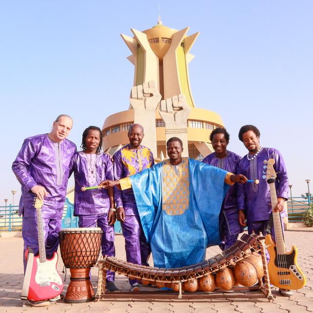 Mamadou Diabate &amp; Percussion Mania zeichnet sich durch zwei Balafone als Lead-Instrumente aus.  | Foto: Mamadou Diabate