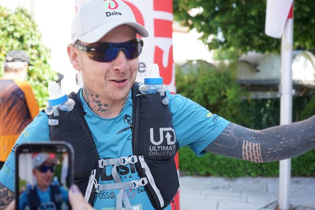 In ingesamt 100 Tagen will Andreas „Rambo“ Ropin Österreich umrunden, rund 250 Kilometer hat er schon hinter sich. | Foto: Sascha Meister