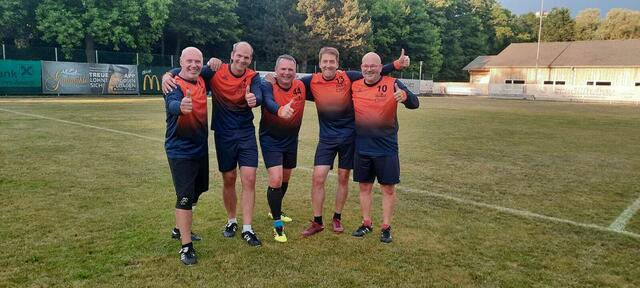 AK1-Bezirksmeisterschaft in Inzersdorf. Hans Brunner, Andreas Holzinger, Jürgen Aicher, Armin Ramsebner, Thomas Gotthartsleitner. | Foto: Brunner