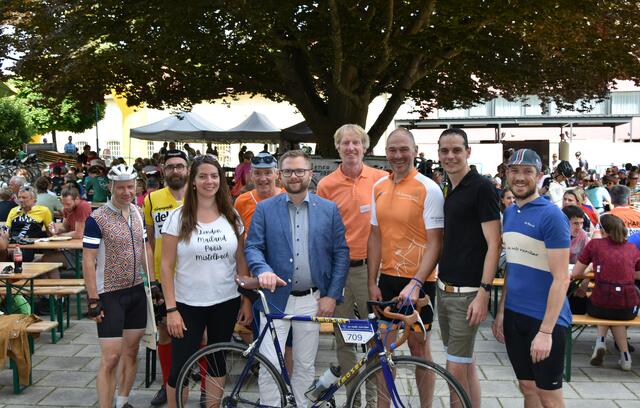 900 Retro-Radler kamen zur In Velo Veritas nach Mistelbach. | Foto: Stadtgemeinde Mistelbach