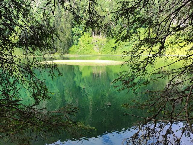 Am Ufersteig dem See entlang... | Foto: I.Wozonig
