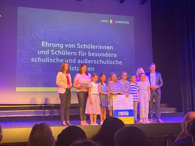 Die Kinder wurden für ihr tolles Engagement geehrt.  | Foto: Privat (3)