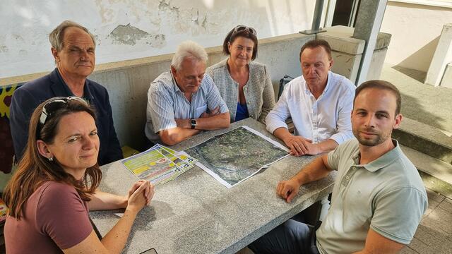 V.l.:  LAbg. Bgm. Kerstin Suchan-Mayr, VzBgm. Walter Forstenlechner, Herbert Pühringer (Bürgerplattform Pro), GR Birgit Wallner, Klubobmann Hannes Weninger, Bgm. Daniel Lachmayr | Foto: SPÖ Mostviertel/Leeb