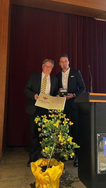Cyril Rauch Raiffeisenbank Wipptal-Stubaital: Ehrung und Neuwahl bei ...