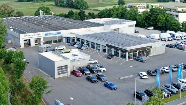 Startschuss: Bei Ford Jagersberger in Graz ging die große Fahrt los. | Foto: Jagersberger