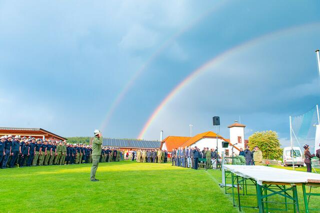 Der doppelte Regenbogen verlieh der Siegerehrung am Samstag einen besonderen Glanz | Foto: BFKDO Freistadt und Feuerwehr Sandl