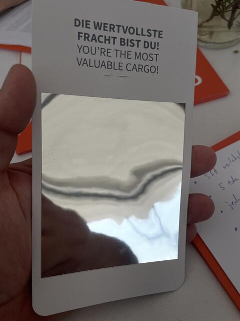 Aus der Rückseite befindet sich ein Spiegel. | Foto: Alexander Paulus