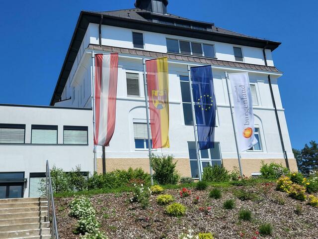 Der Bettenstand beläuft sich in der Klinik Oberpullendorf auf rund 130.  | Foto: Gesundheit Burgenland