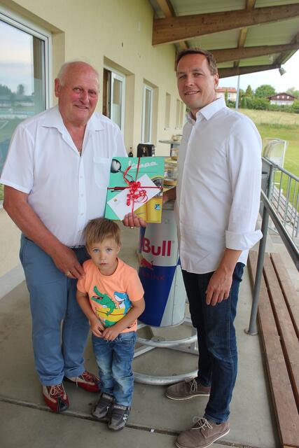 Franz Samhaber (l.) ist Mitglied der Kameradschaft  seit 22.5.2003, Kassier – Stellvertreter seit 3.4.2011 und Träger des Landesverdienstkreuzes des Kameradschaftsbundes in Silber seit 26.3.2023. | Foto: Karl W. Edtstadler      