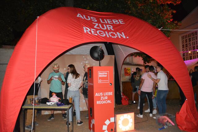 Bei der Fotobox der RegionalMedien Burgenland können wieder Schnappschüsse abgeholt werden.  | Foto: Jennifer Flechl/Archiv