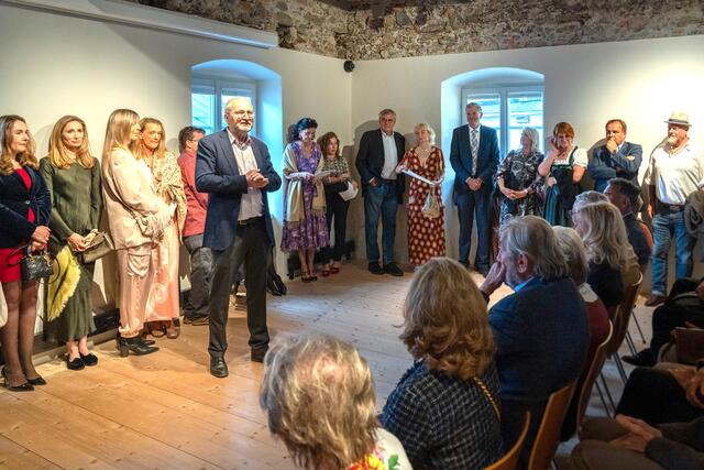 Kustor Wido Sieberer bei der Eröffnung der neuen Sonderausstellung im Museum Kitzbühel. | Foto: alpinguin