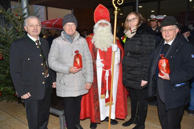 Christian Leitner war über zwei Jahrzehnte der Nikolaus, der mit dem Schiff kam.  | Foto: Robert Zinterhof