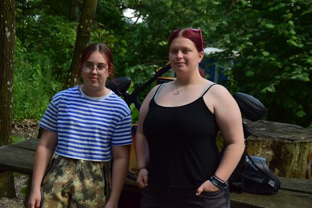 Marie und Naomi führten eine vorbildliche erste Hilfe durch und bewahrten damit einen Menschen vor möglicherweise drastischen Folgen. | Foto: Christian Reichenwallner