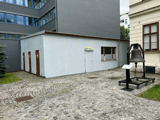 So sah das Gebäude der Donauausstellung im Innenhof des Brigittenauer Bezirksmuseums vorher aus | Foto: Bezirksmuseum Brigittenau