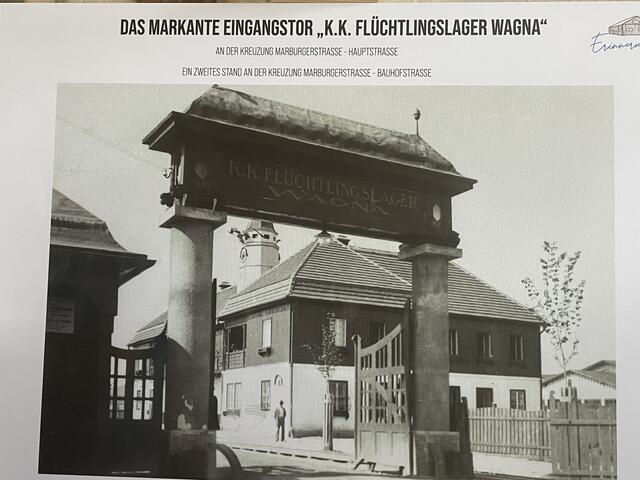 Das markante Eingangstor des "K.K. Flüchtlingslagers Wagna". | Foto: Waltraud Fischer