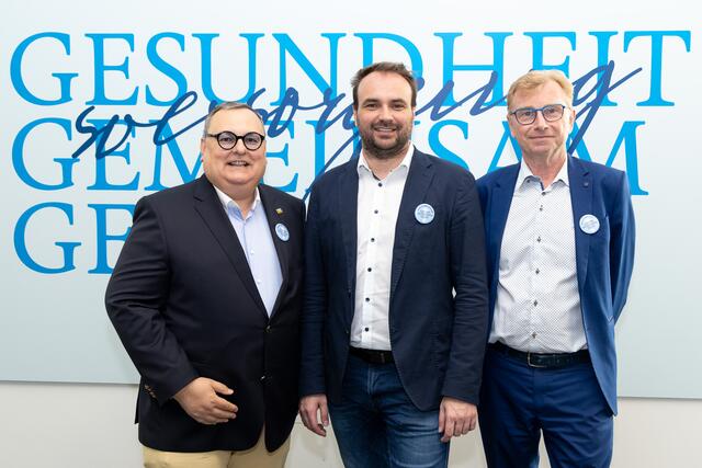 Vizepräsident und Kurienobmann Dietmar Bayer, Präsident Michael Sacherer und Kammeramtsdirektor Johannes Greimel (v.l.) von der steirischen Ärztekammer fordern die Umsetzung   des gemeinsamen österreichischen Leistungskataloges in der Steiermark. | Foto: Schiffer/Ärztekammer Steiermark